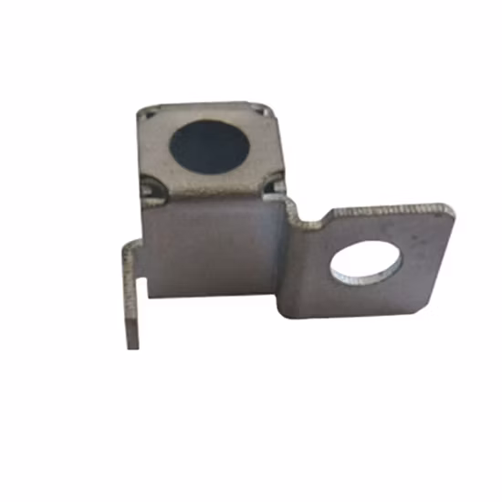 Lavorazioni di lamiere in acciaio al carbonio o inossidabile Piegatura e taglio laser Stampaggio di componenti metallici